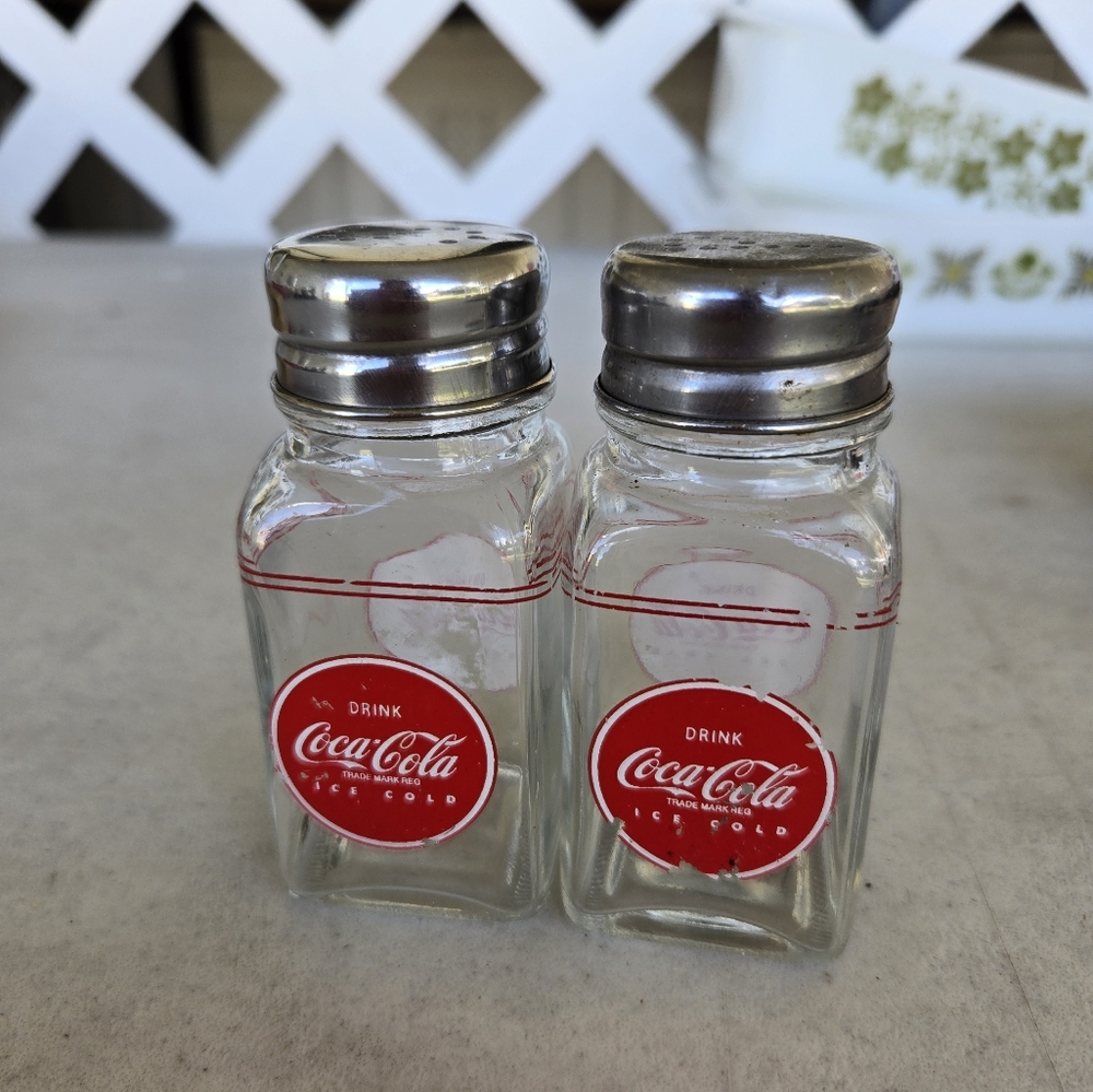 Vintage Coca-Cola  Salt & Pepper shakers (OS)